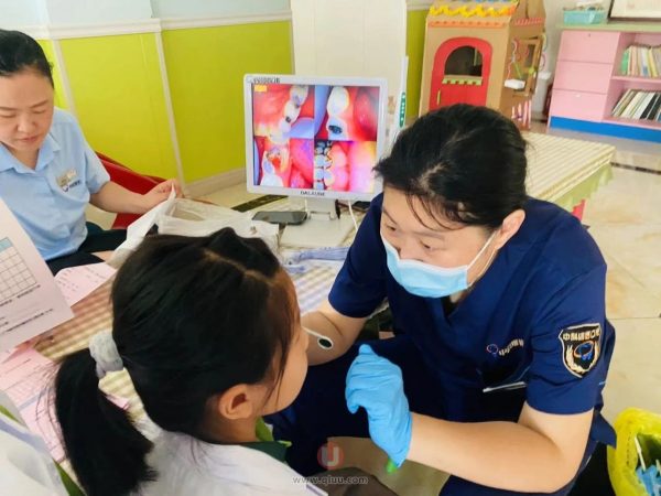 胶州中科维诺口腔走进社区开展快乐童年幼儿园幼儿口腔检查活动